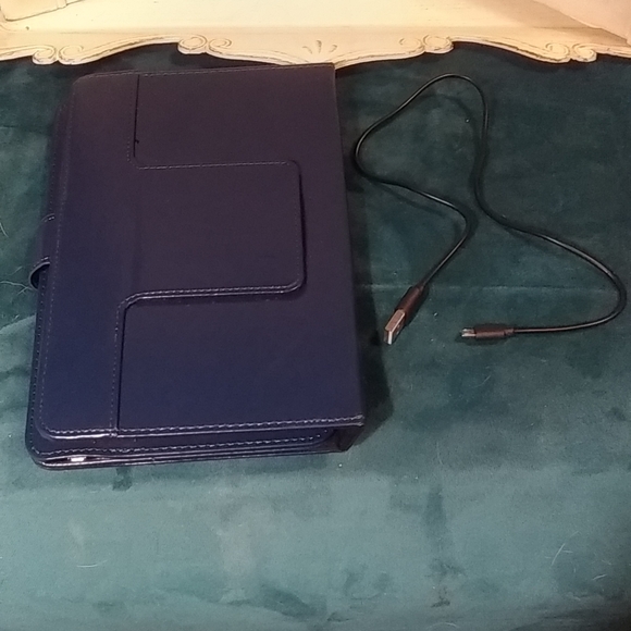 Cooper Infinite Executive Keyboard With Blue Case for 7, 7.9, 8" Tablets New - Picture 8 of 8